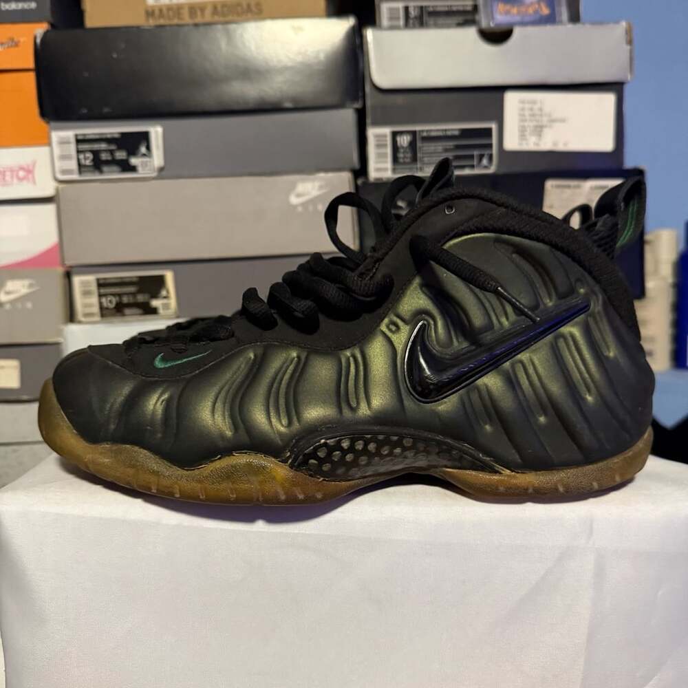 Size 8 - Nike Air Foamposite Pro Pine Green Sneakers - Picture 2 of 9